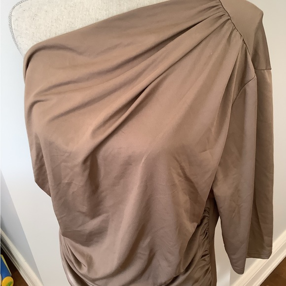 NWOT cappuccino colour one shoulder perfect dress for shower or reveal - Picture 2 of 3